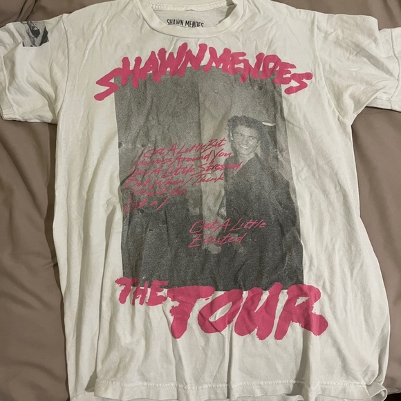 SHAWN MENDES CONCERT SHIRT - Picture 2 of 3